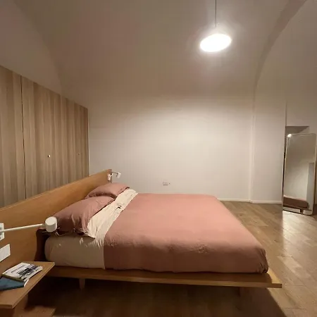La Finestra Su Chiaia