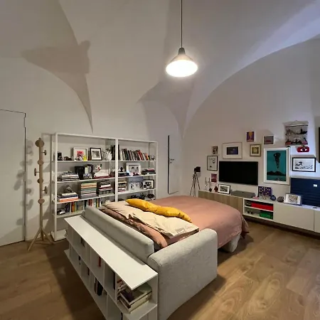 La Finestra Su Chiaia *