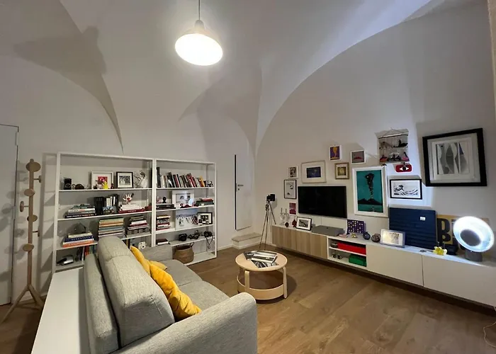 La Finestra Su Chiaia *
