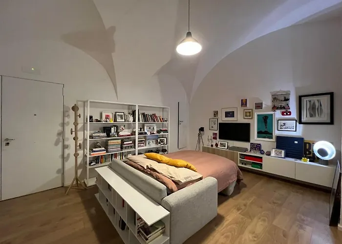 La Finestra Su Chiaia *